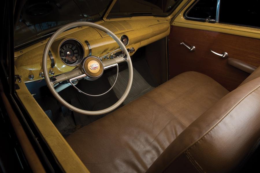  Ford Custom Station Wagon 1949 года  (фото 7 из 19)